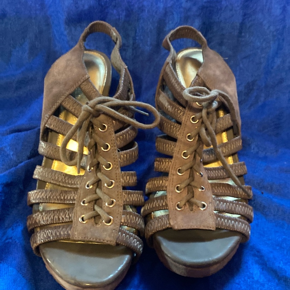 Very nice dress tennis shoe heels